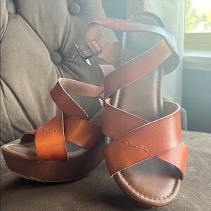 Universal Thread Tan Leather Sandals